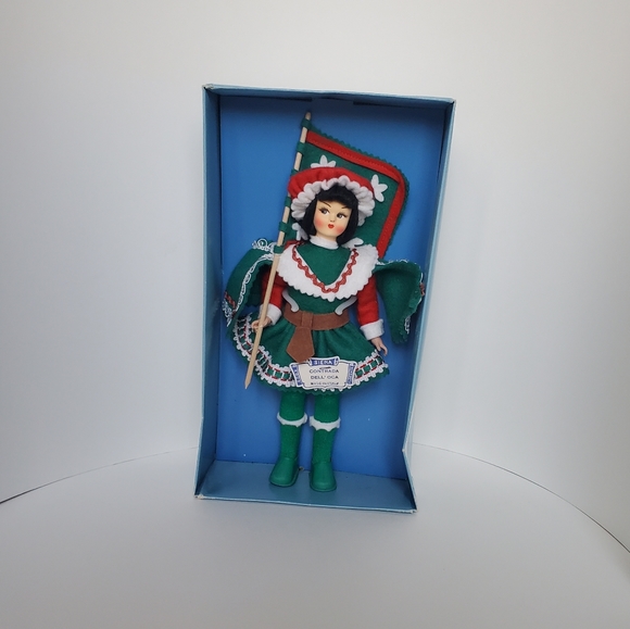Vintage Siena Doll "Contrada del'Oca" - Picture 2 of 6